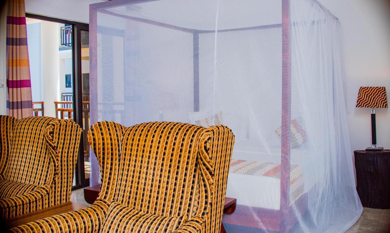 Majula Boutique Hotel เซเรคุงดา ภายนอก รูปภาพ