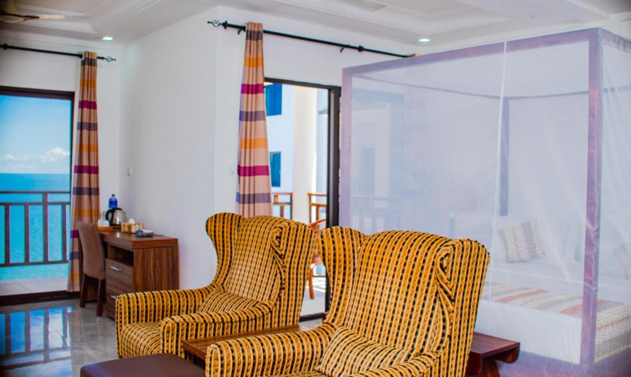 Majula Boutique Hotel เซเรคุงดา ภายนอก รูปภาพ